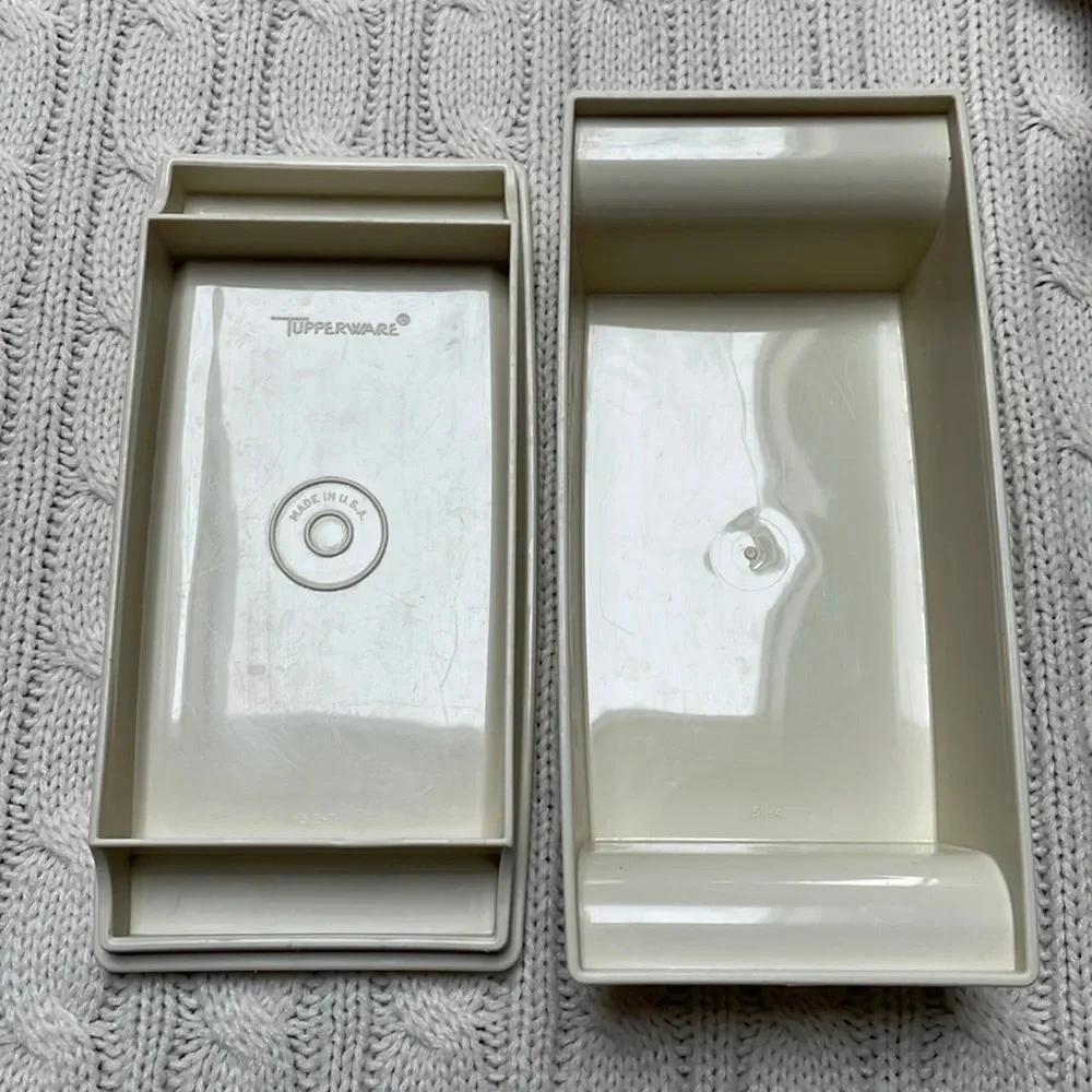 Vtg Tupperware 2 Stick Butter Holder w lid Almond/beige in color retro